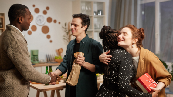 Housewarming Gift Guide: Essential Keepsakes for First-Time Homeowners
